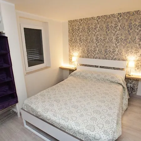 Robi's Loft Appartamento Aeroporto di Catania Fontana Rossa